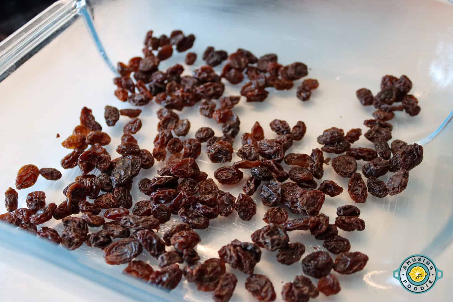 raisins in glass tray